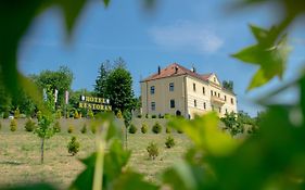 Hotel & Restoran Dvorac Gjalski
